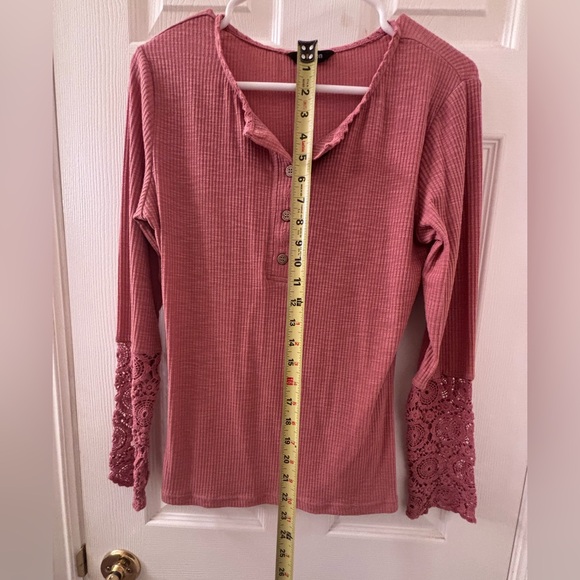 Fashion Dusty Rose Long Sleeve Top with Crochet Sleeves - Picture 7 of 8